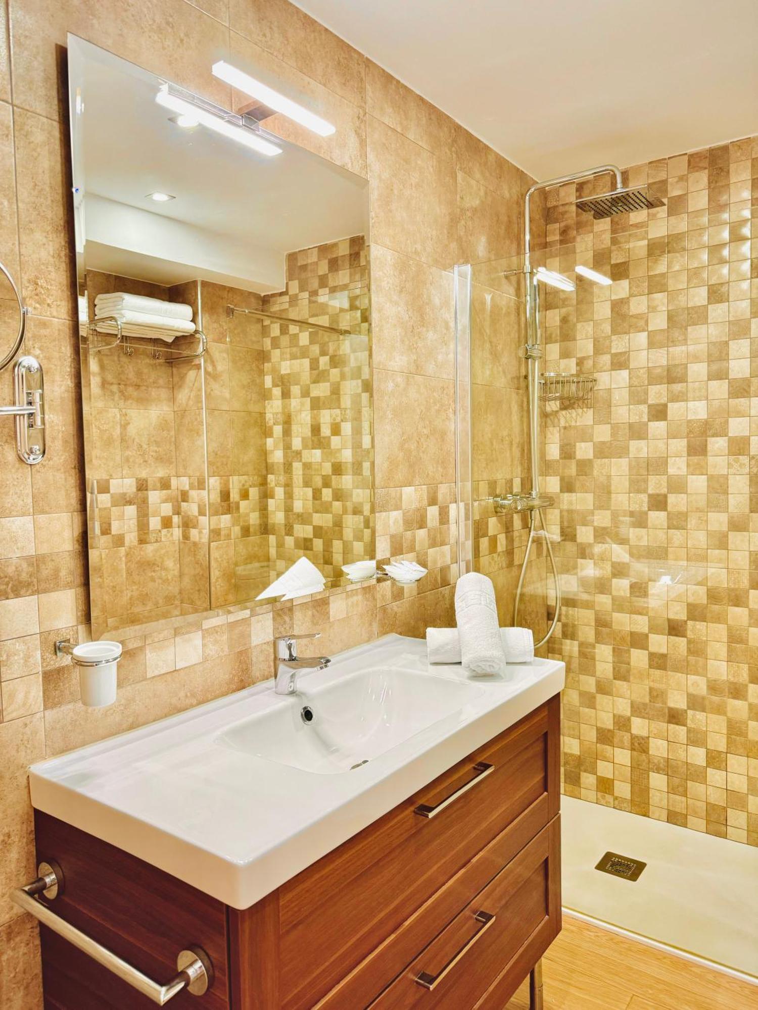 Pueblo Evita Premium Suites Benalmádena Εξωτερικό φωτογραφία