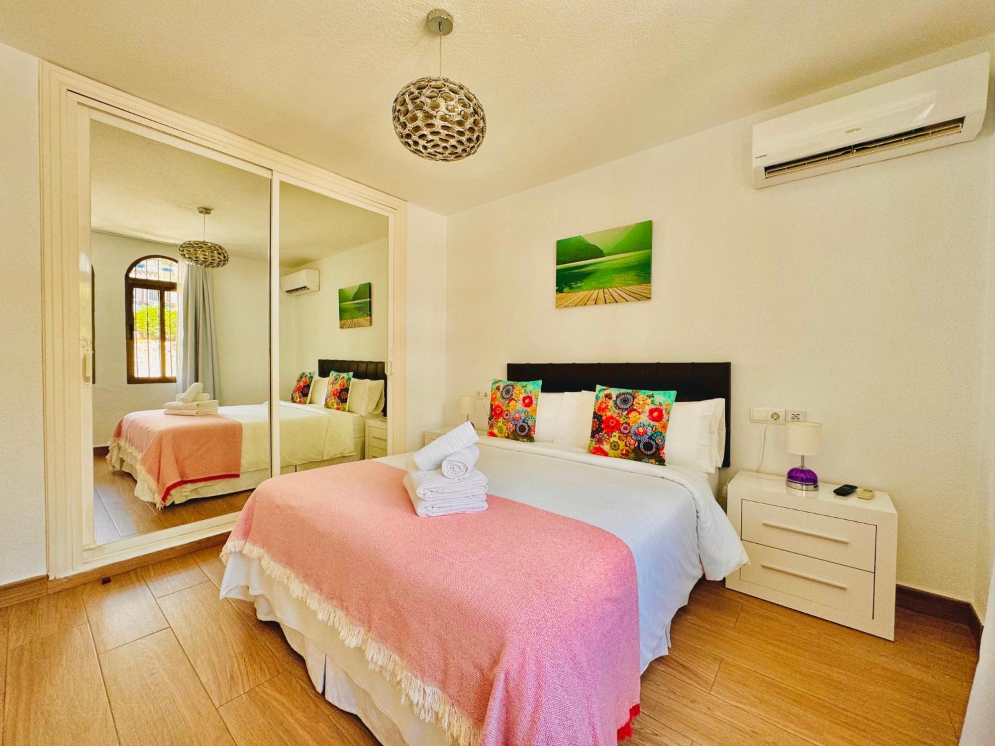 Pueblo Evita Premium Suites Benalmádena Εξωτερικό φωτογραφία