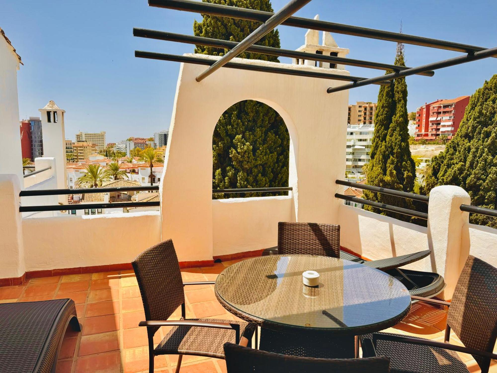 Pueblo Evita Premium Suites Benalmádena Εξωτερικό φωτογραφία