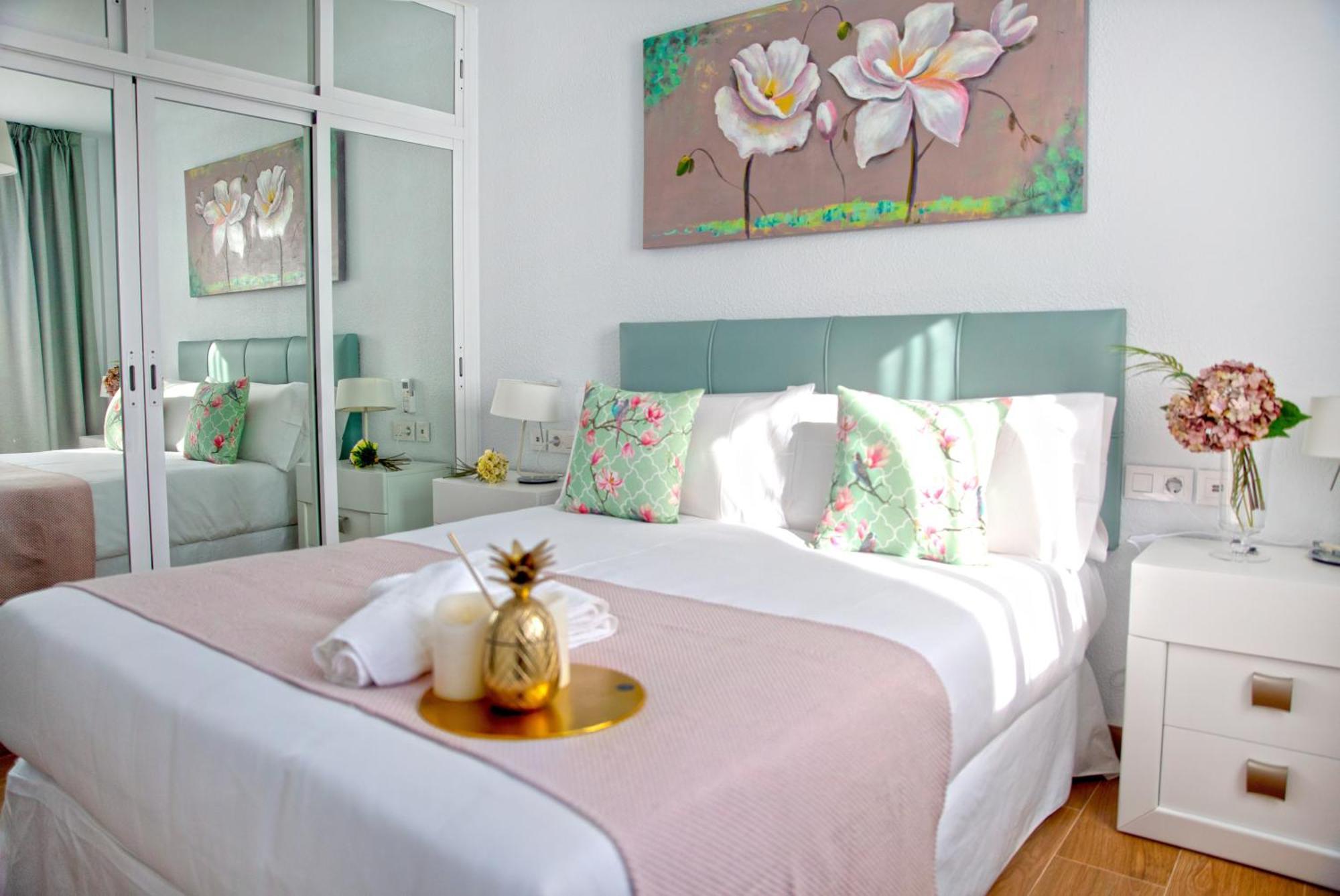 Pueblo Evita Premium Suites Benalmádena Εξωτερικό φωτογραφία